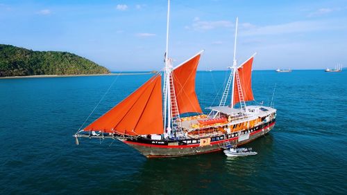 普吉岛出海新选择 懒猫旅行独家包船，垂钓海天一色间